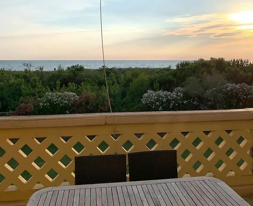 Duenenresidenz Regina Elena Ferienwohnung Am Strand Calambrone Itálie